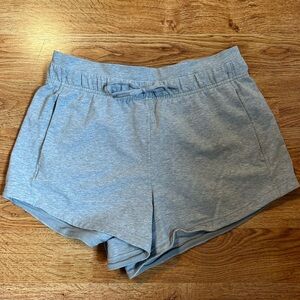 Lululemon size 8 inner glow short size 8